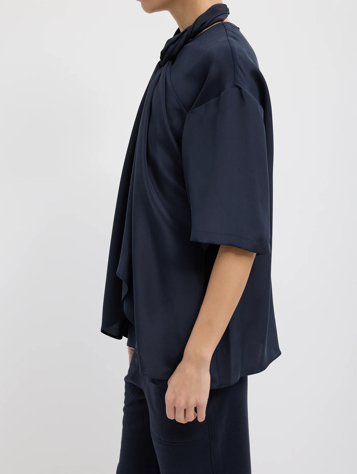 4 Ply Silk Tie Front Top in Navy