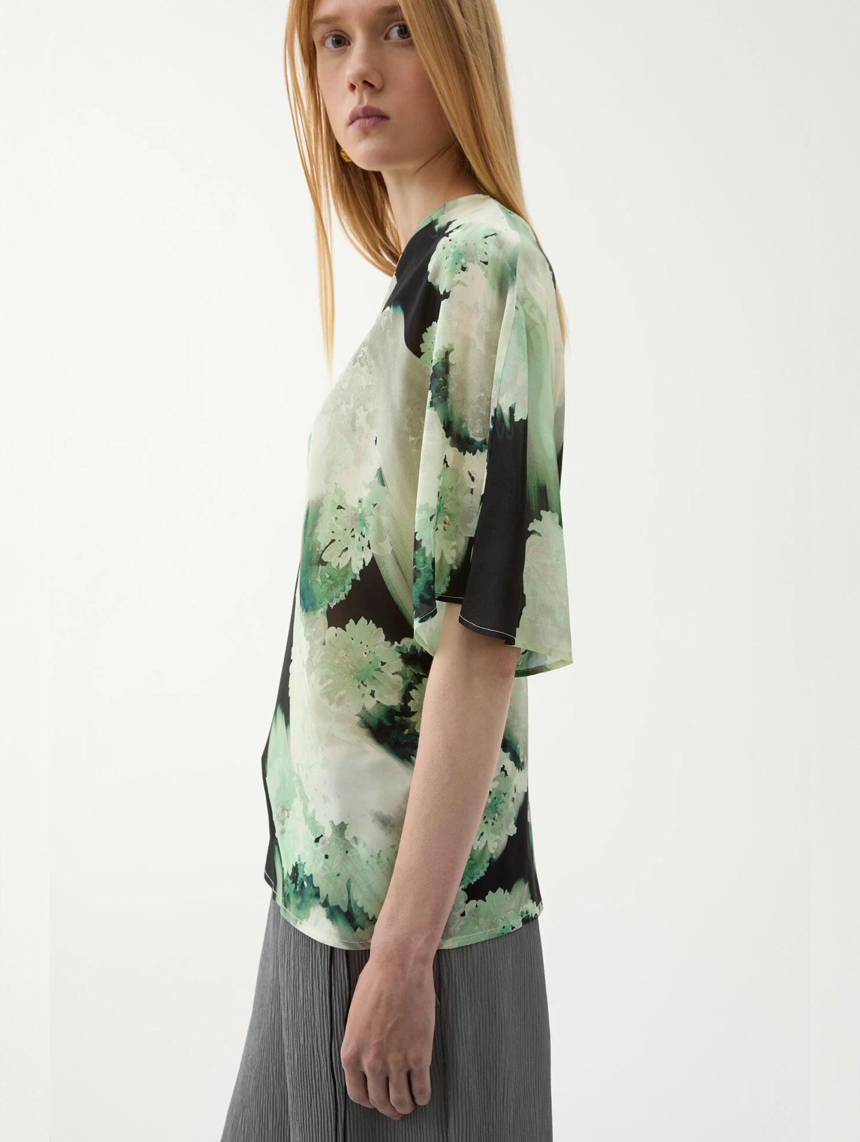 Bono Drape Blouse in Blurry Flower Green