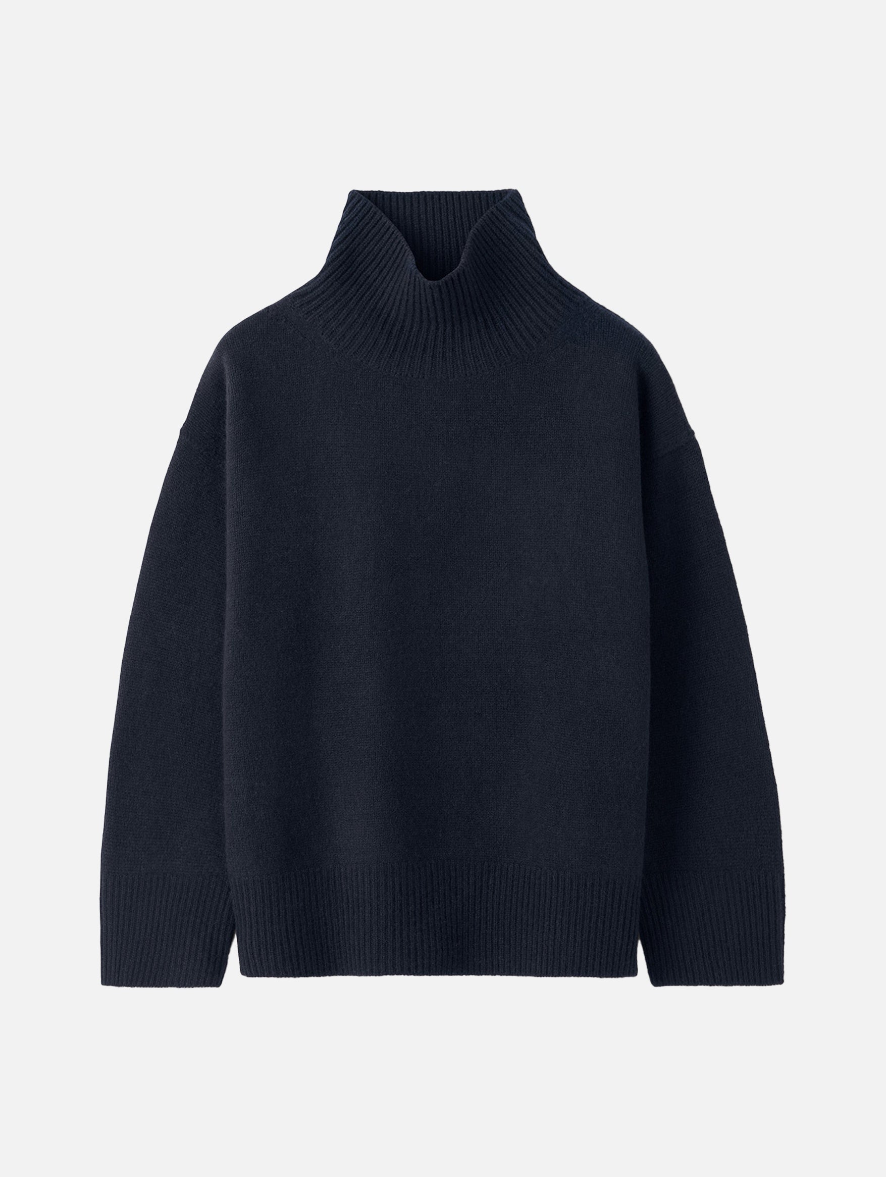 Boyfriend Cashmere Turtleneck in Navy