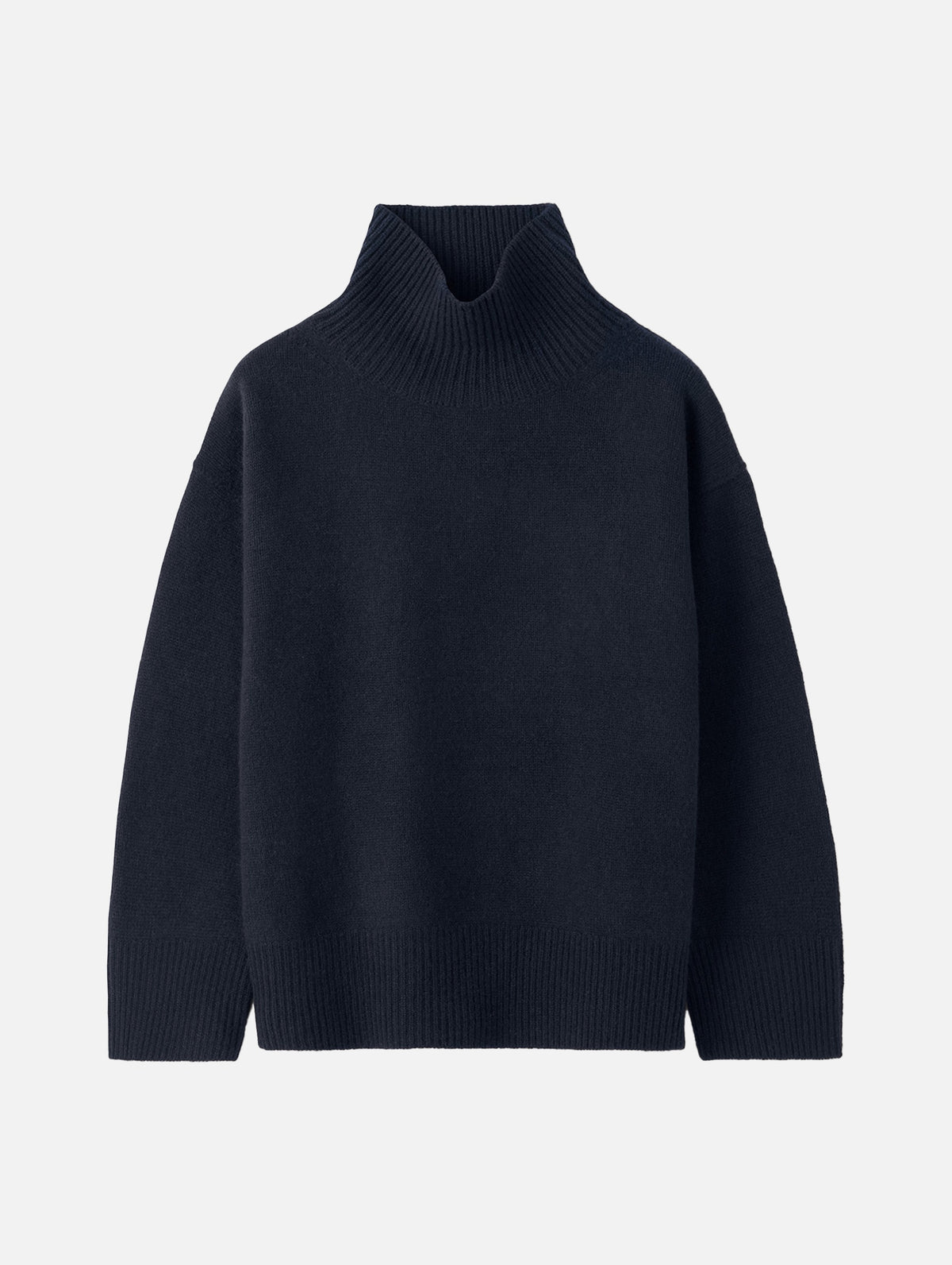 Boyfriend Cashmere Turtleneck in Navy