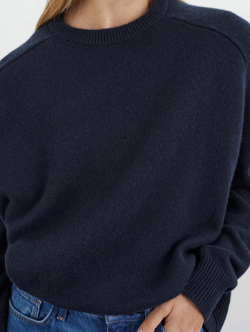Boyfriend Cashmere Crewneck Sweater in Navy