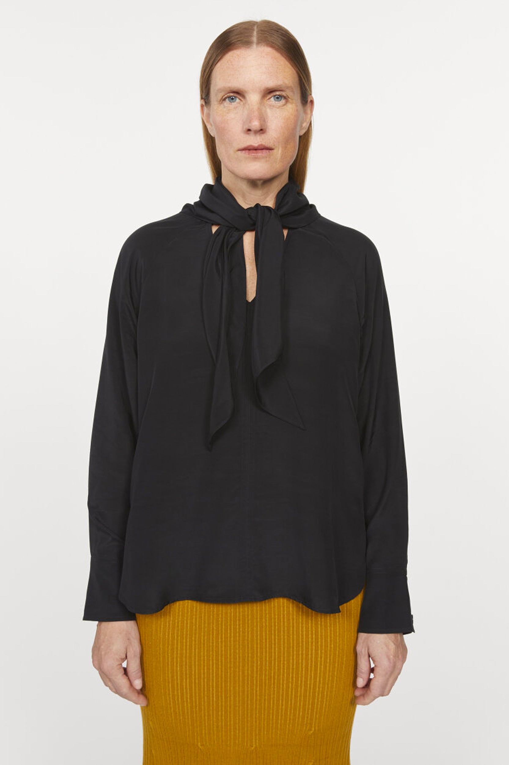 Doris Blouse in Black