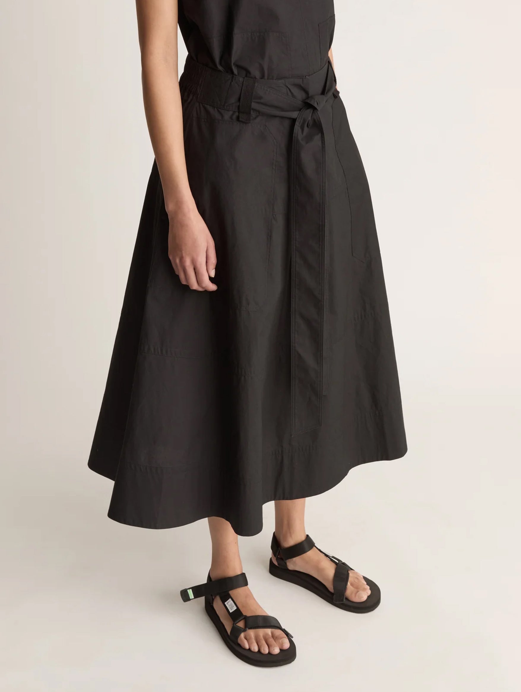 LM Poplin Flare Skirt in Black