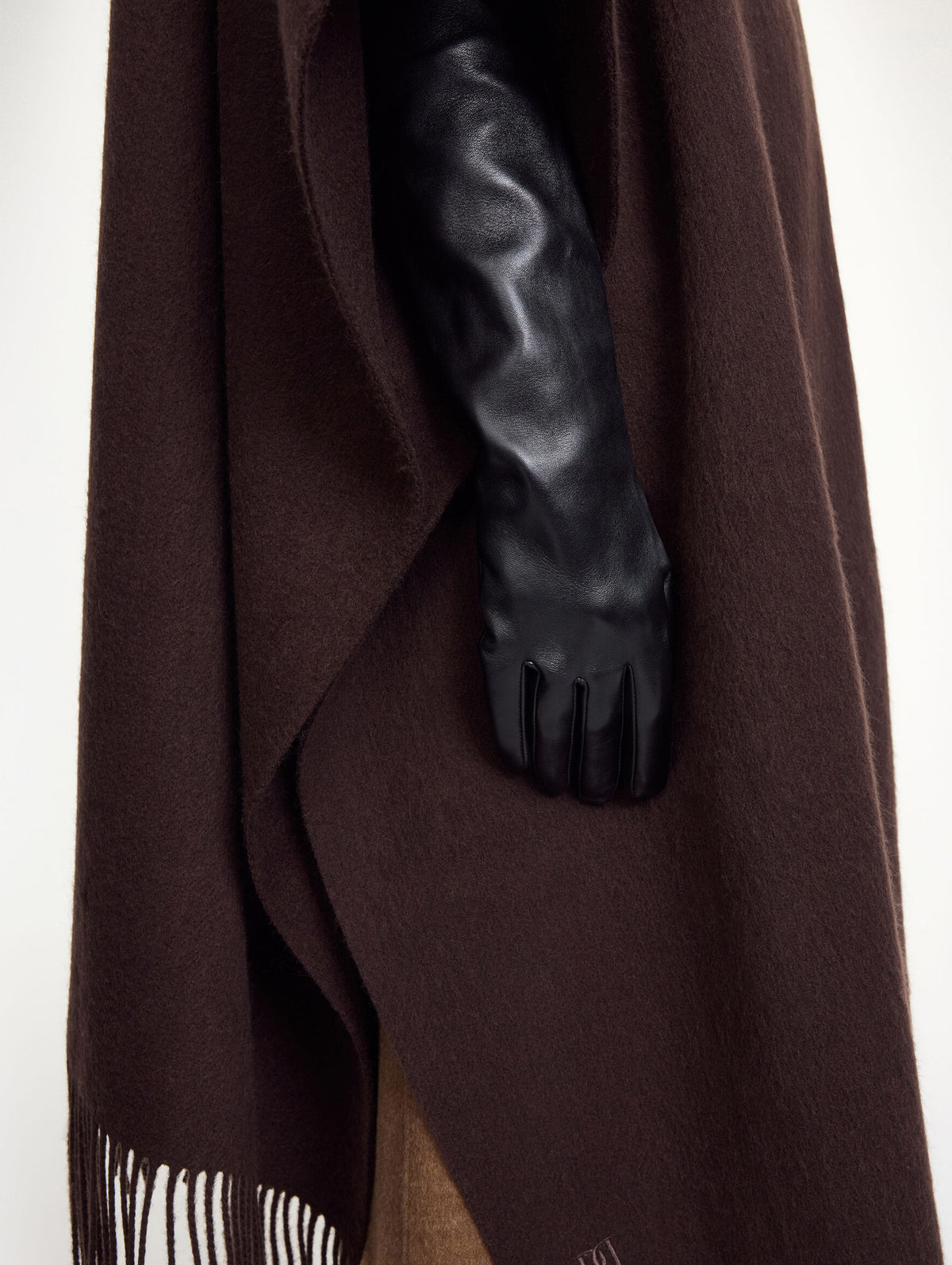 Gemi Leather Gloves in Black