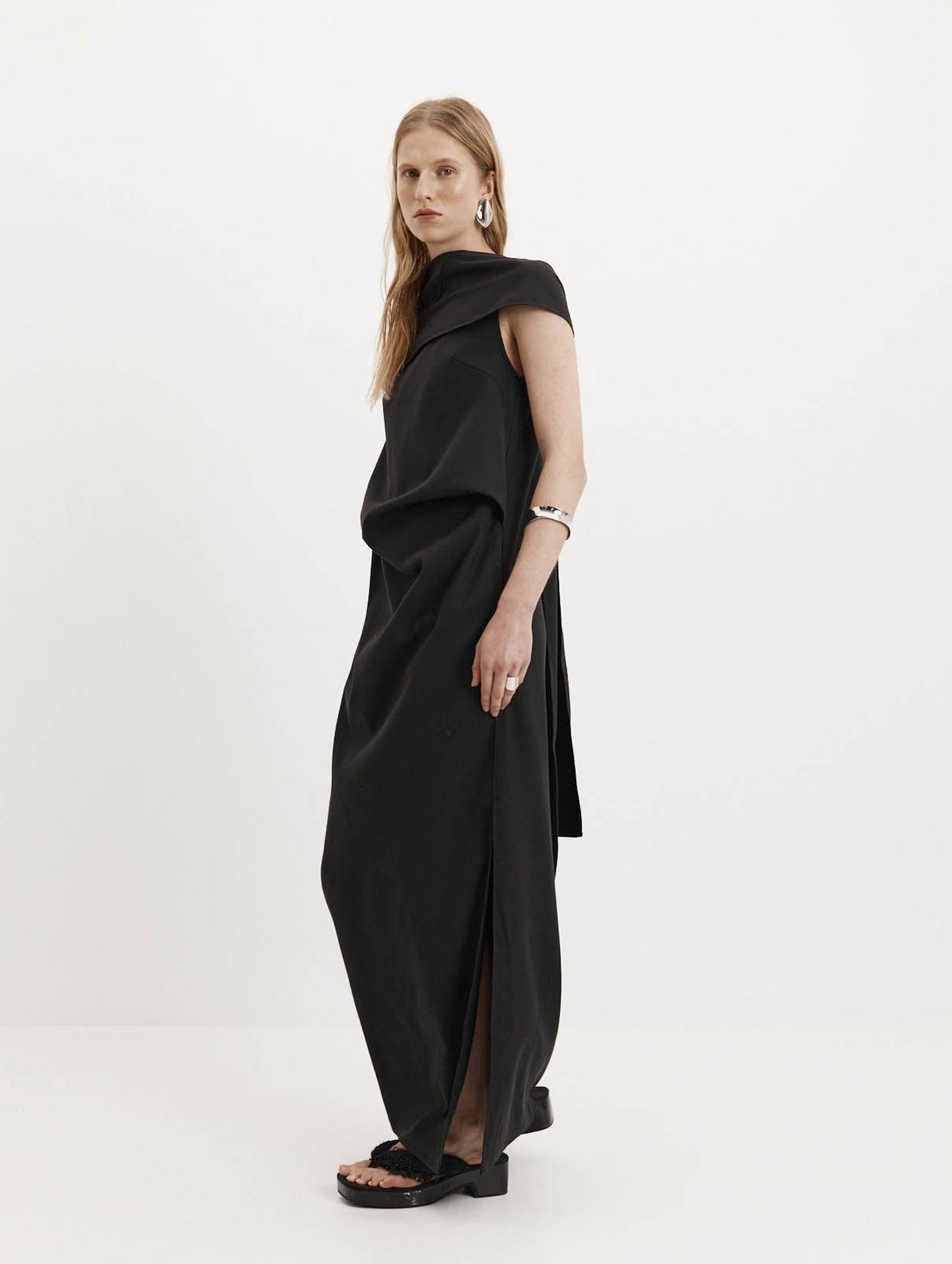 Laro Dress in Black