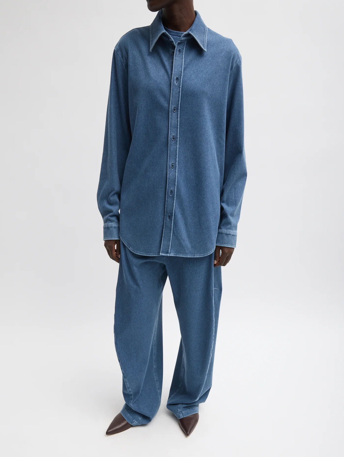 Stretch Denim Easy Shirt in Classic Wash