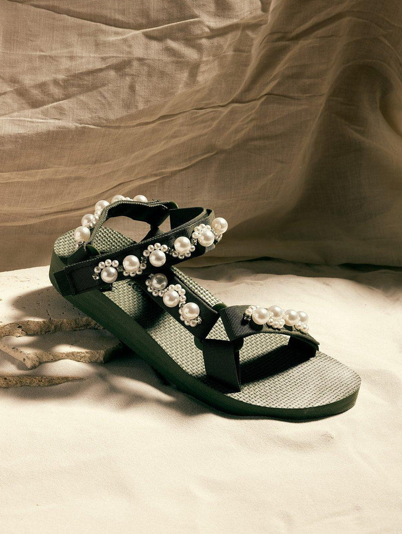 Trekky Sandal in Khaki & Pearl