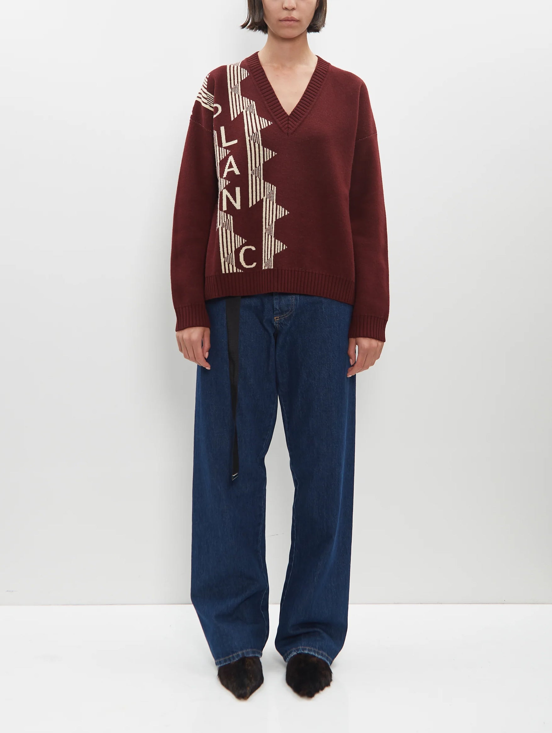 V Neck Sweater in Burgundy Jacquard