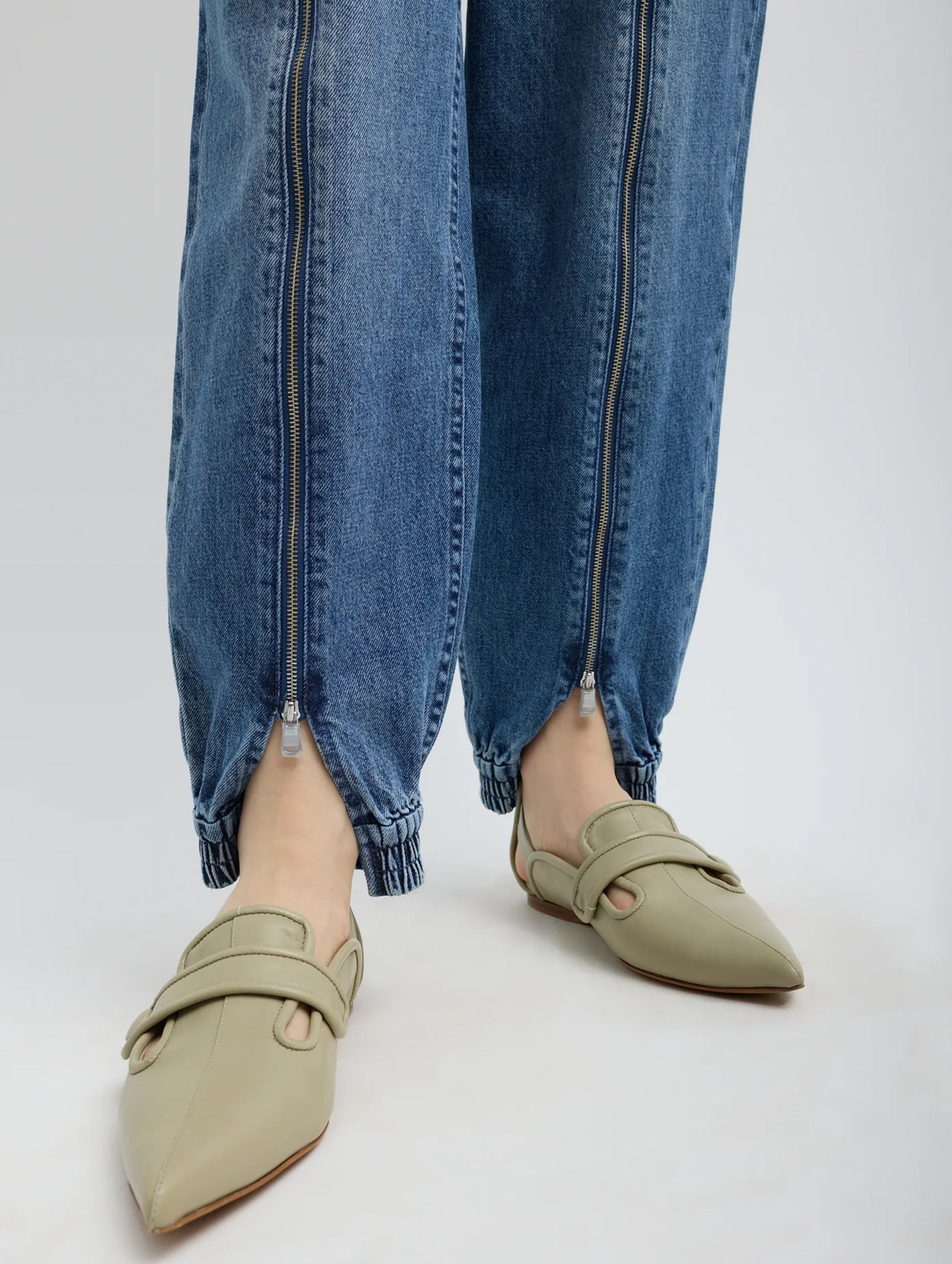 Zippered Denim Regular Jogger in Classic Blue