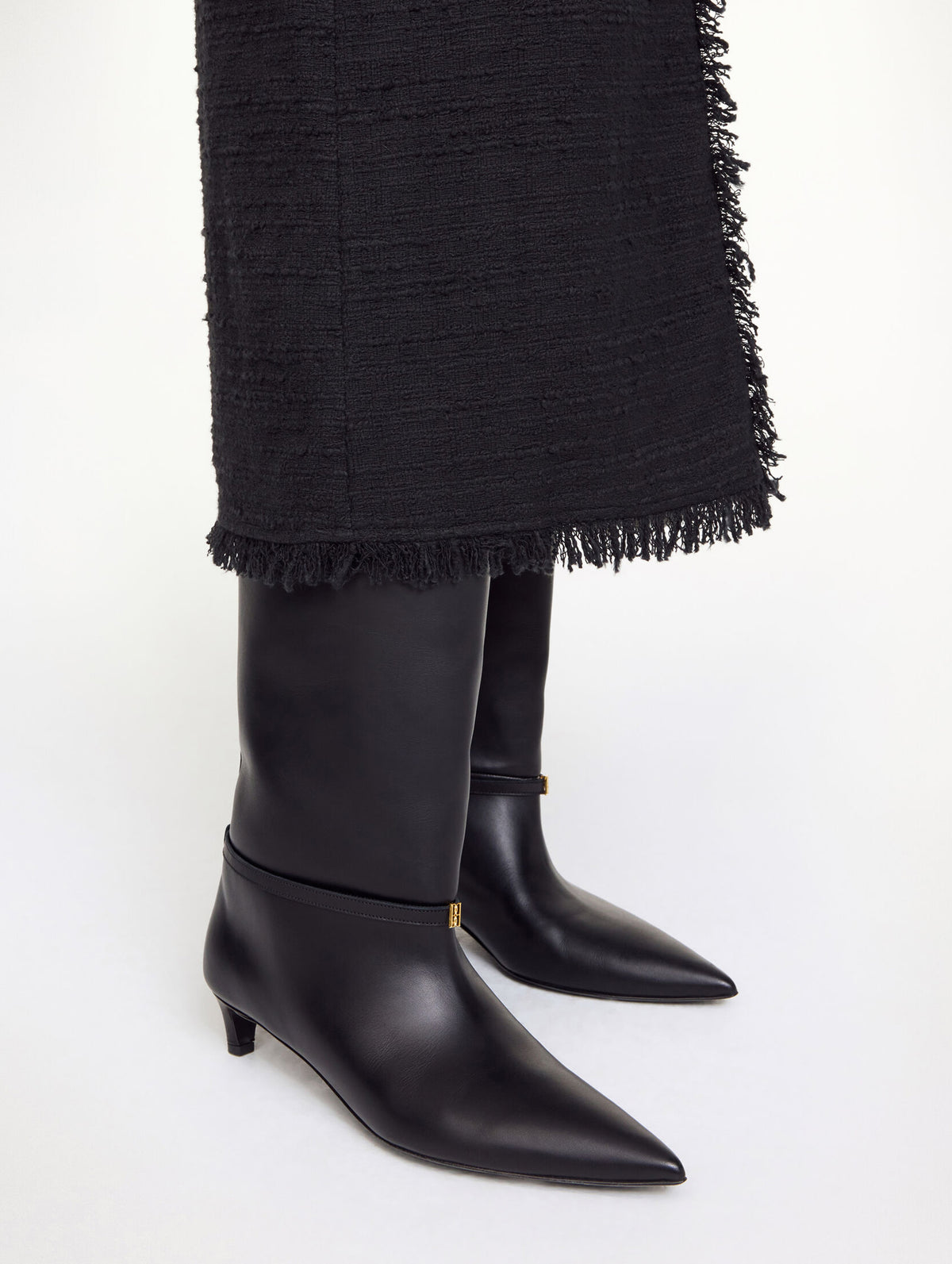 Ceras Knee-High Leather Boots in Black