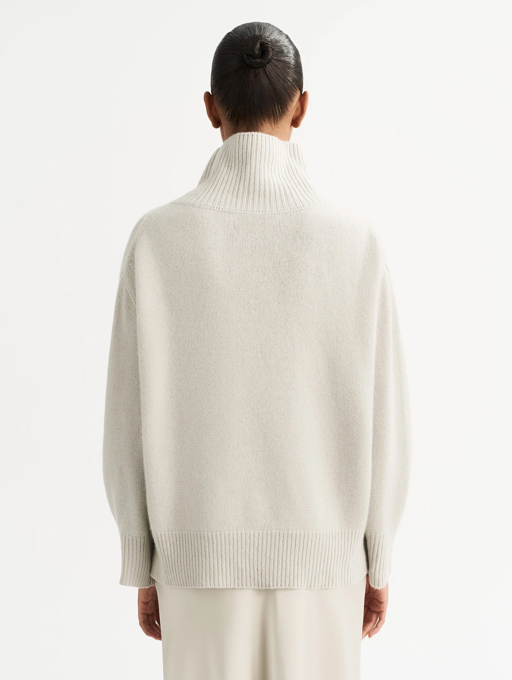 Boyfriend Cashmere Turtleneck in Chalk