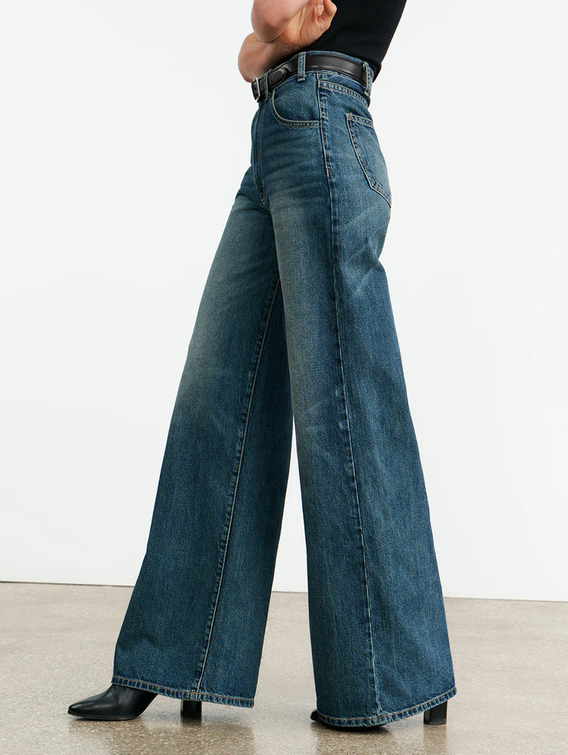 Salome Jean in Simon Wash