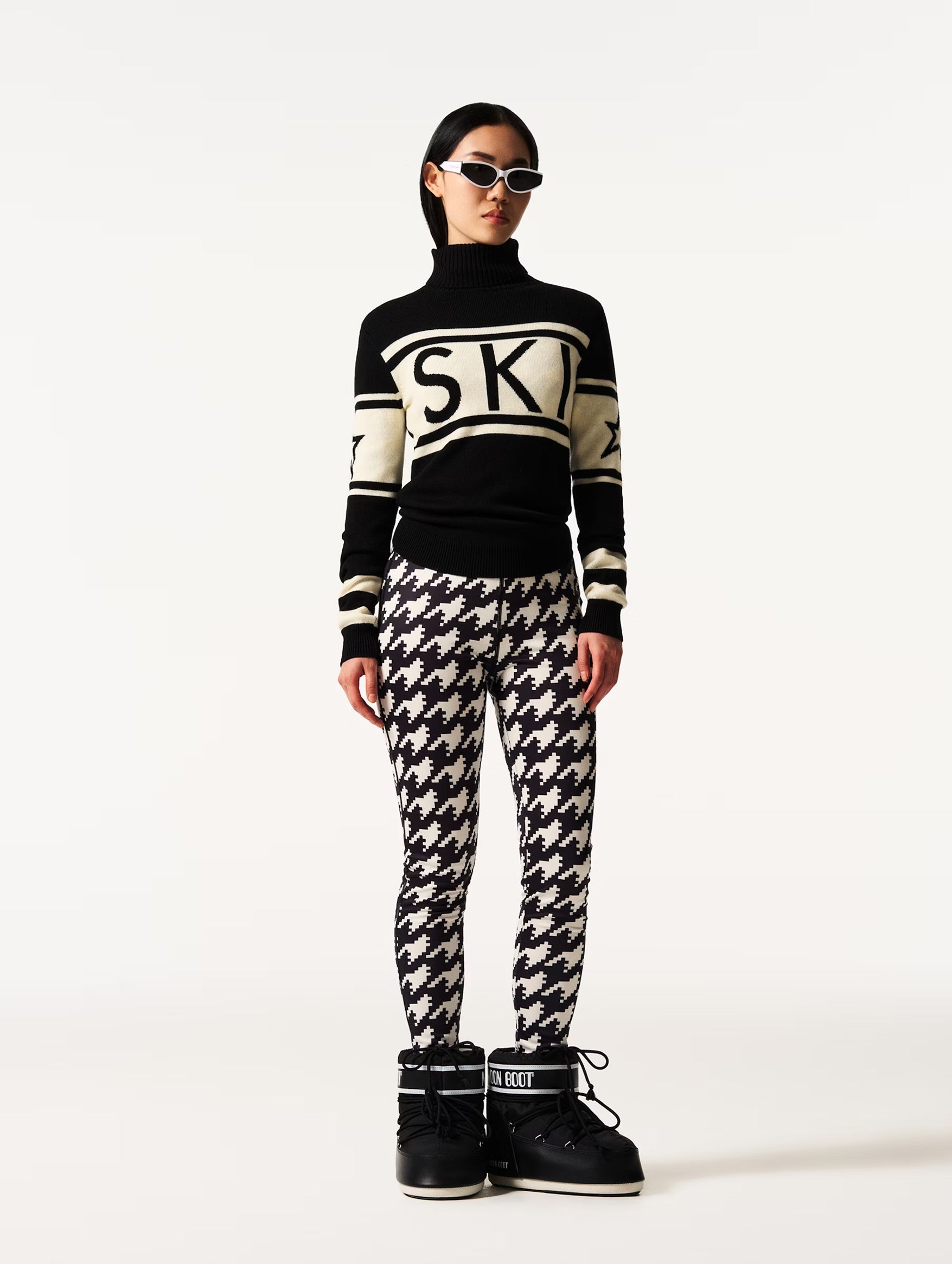 Schild Sweater in Black