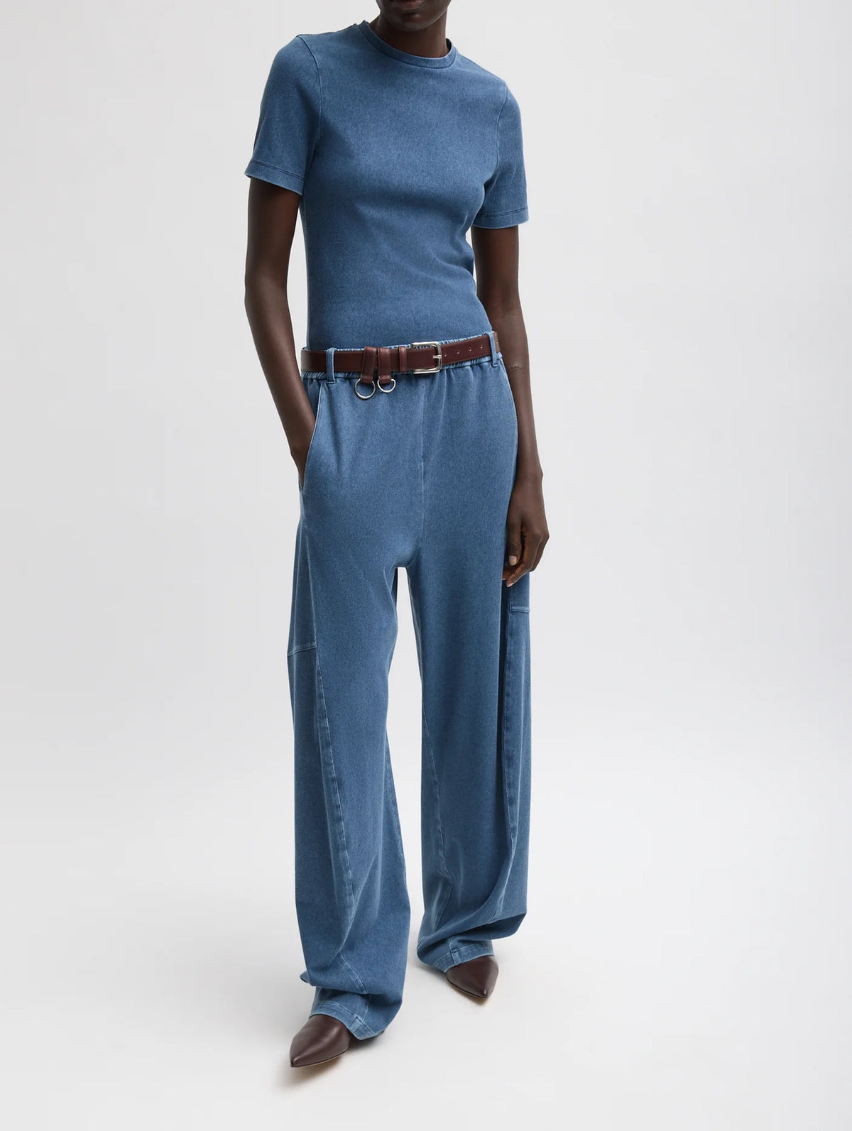 Stretch Denim Knit Short Winslow Pant in Classic Wash