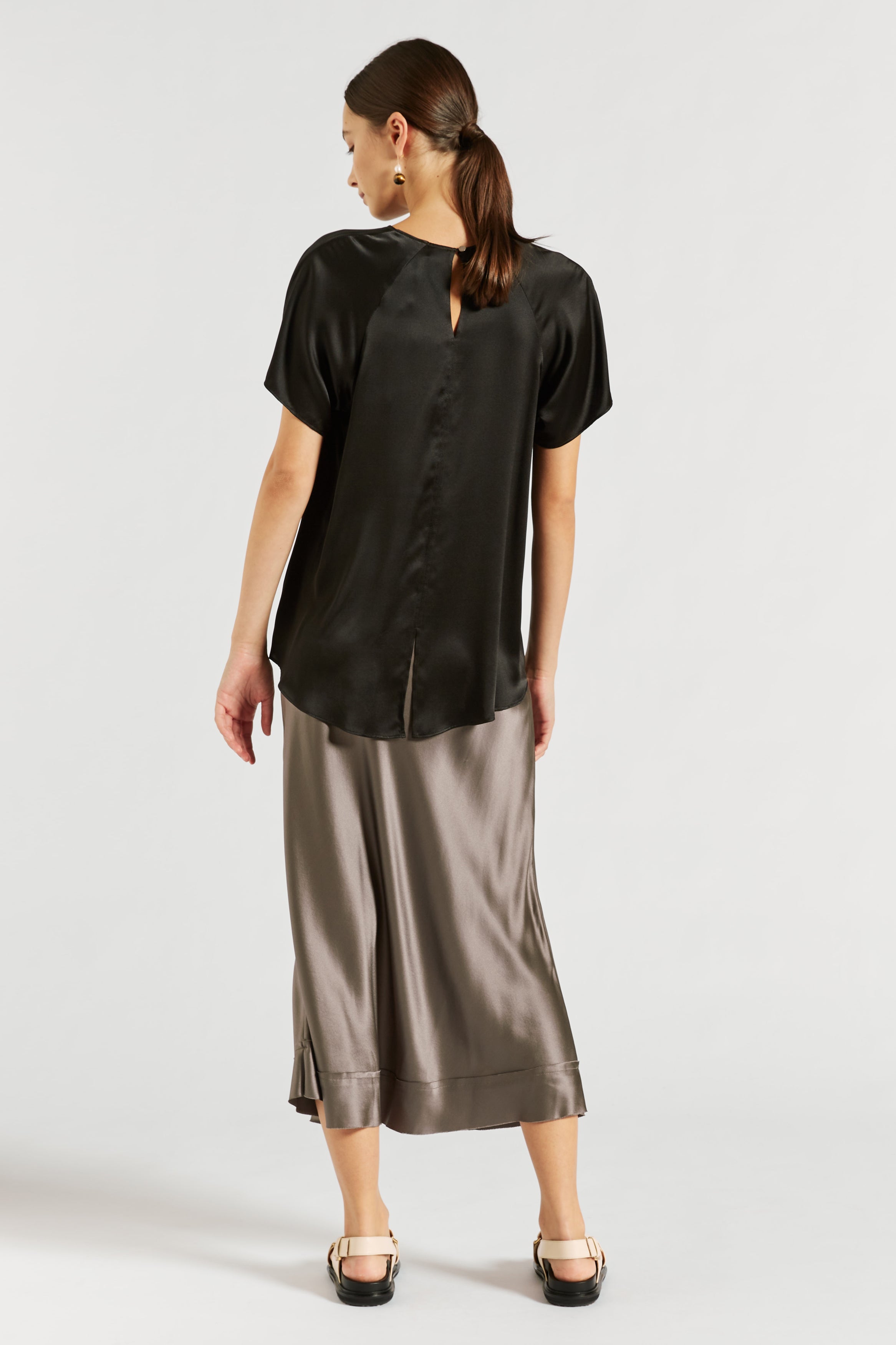 Stella Silk Raglan Tee in Black